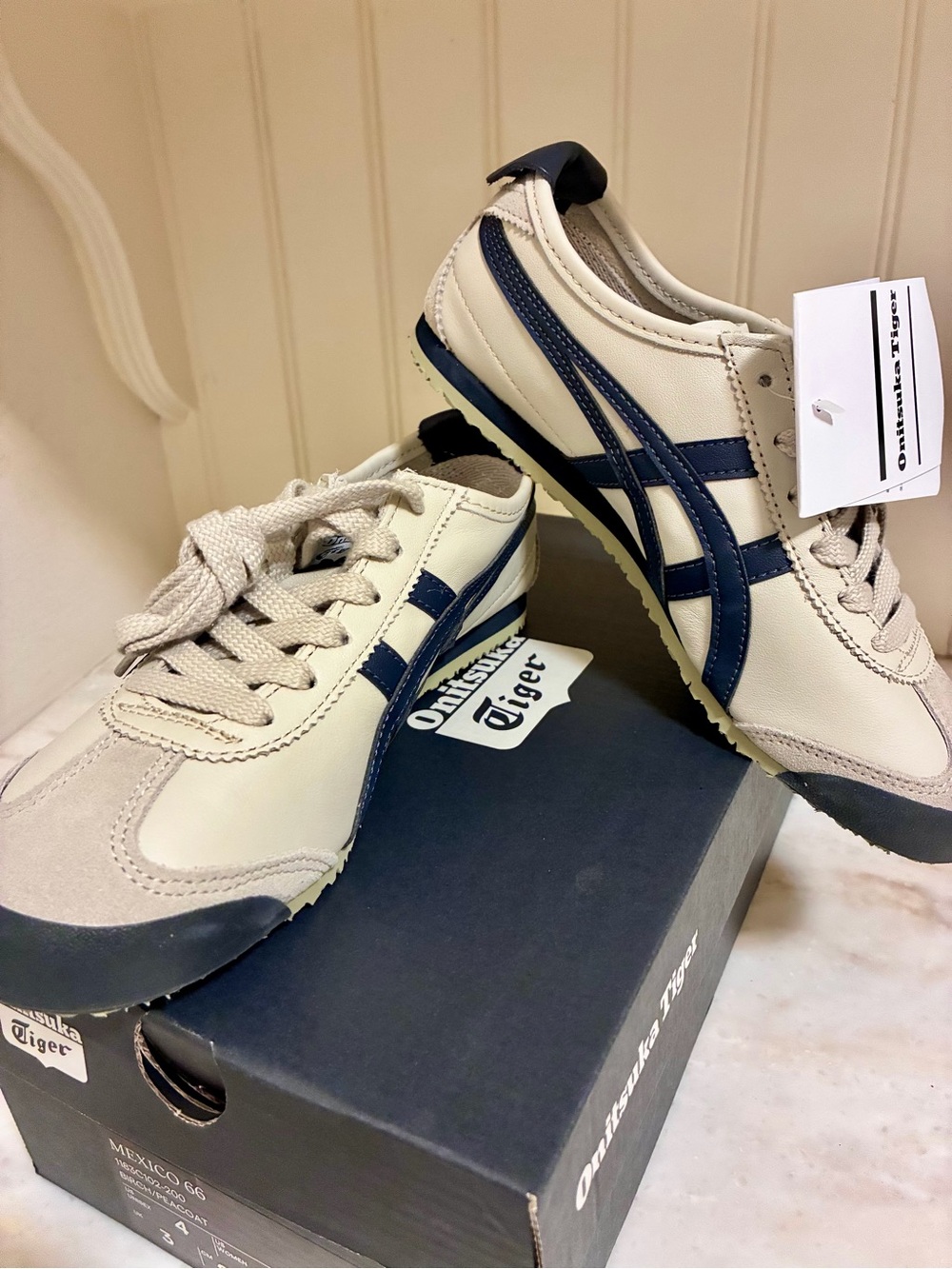 NWT Onitsuka Tiger. Mexico 66 Sneakers Birch/Peacoat. Size EUR 36. US 5.5.